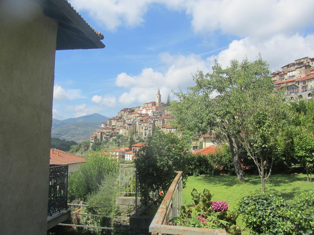 La Felice Casa Di Nonno Battistino Lägenhet Apricale Rum bild
