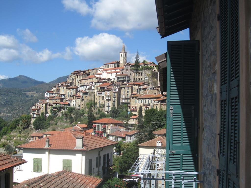 La Felice Casa Di Nonno Battistino Lägenhet Apricale Rum bild